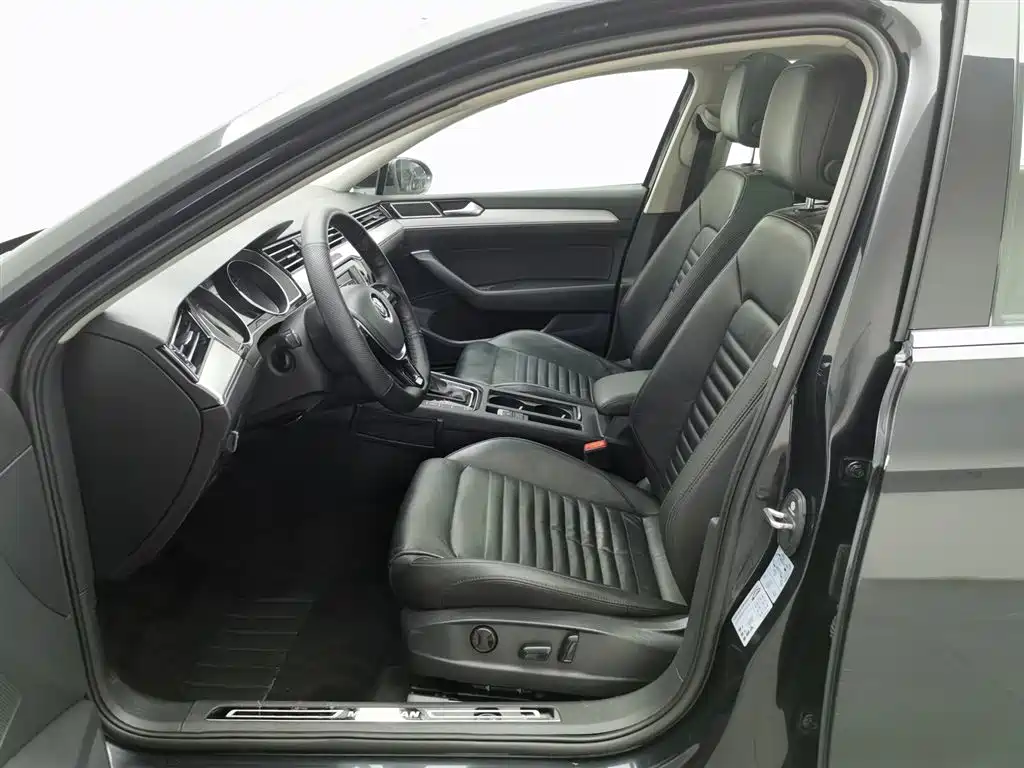 Volkswagen Magotan 2018 330TSI DSG Leading фото 10