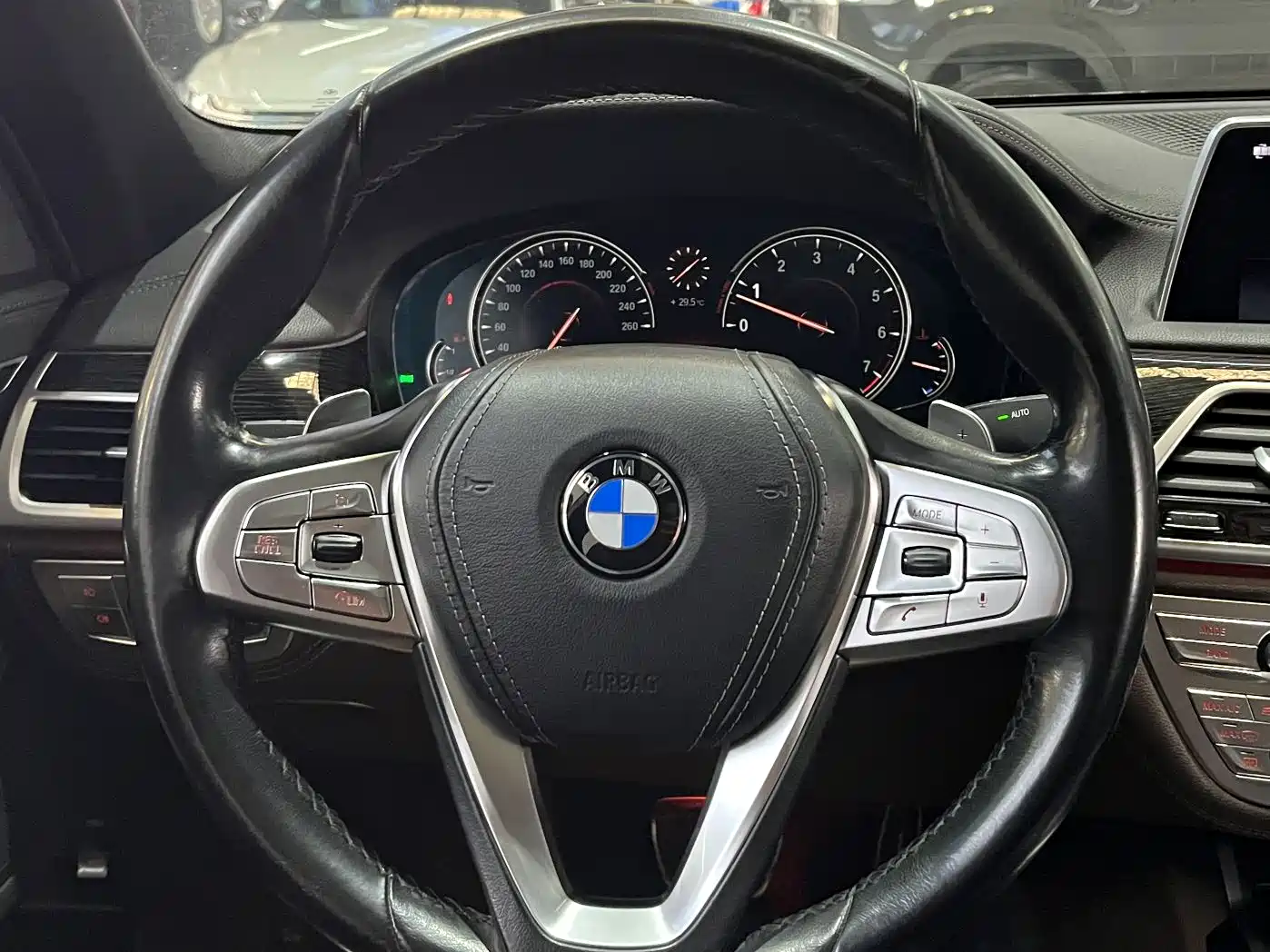 BMW 7 Series 2018 730Li Leading Type M Sport Package фото 9