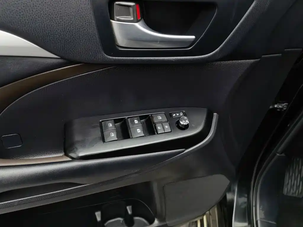 Фото 9 - Toyota Highlander