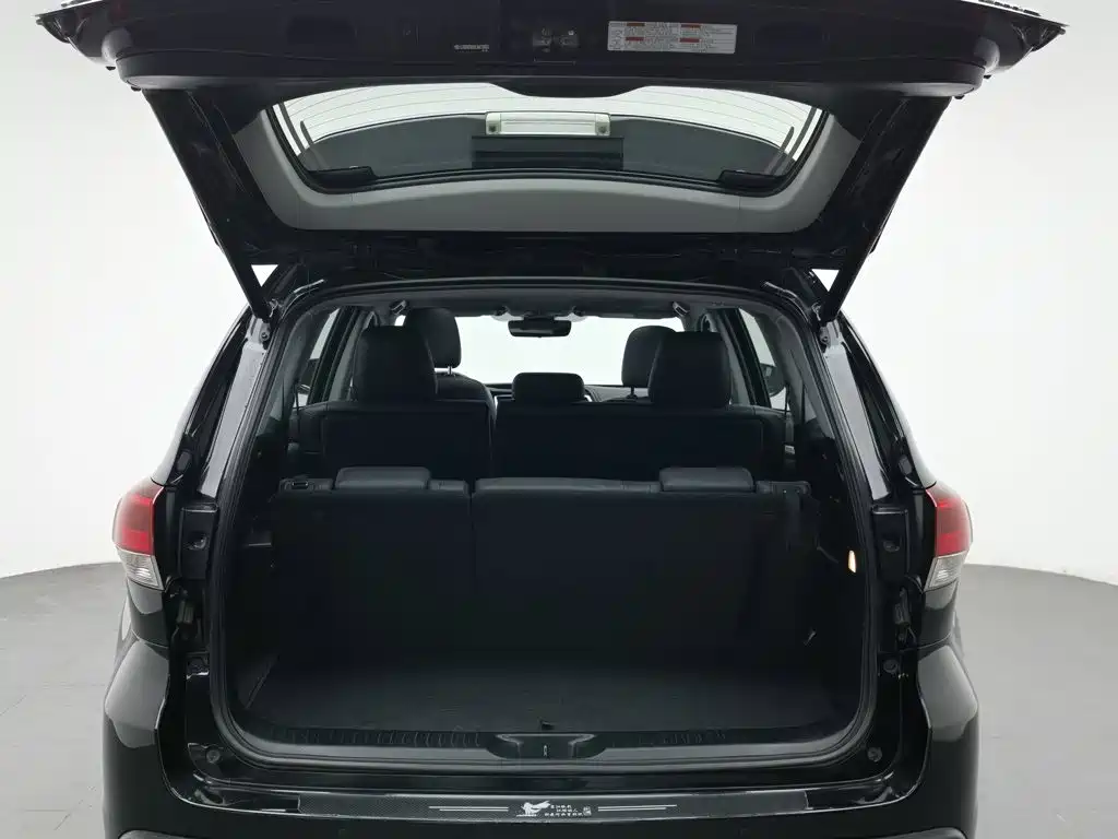 Фото 16 - Toyota Highlander