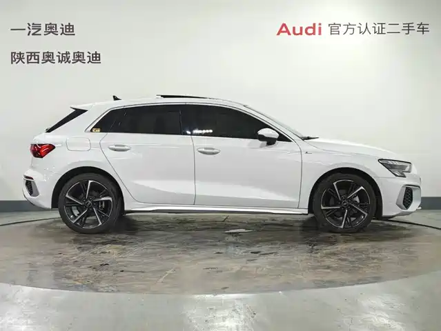 Audi A3 2023 Sportback 35 TFSI Fashion Sport — фото 3