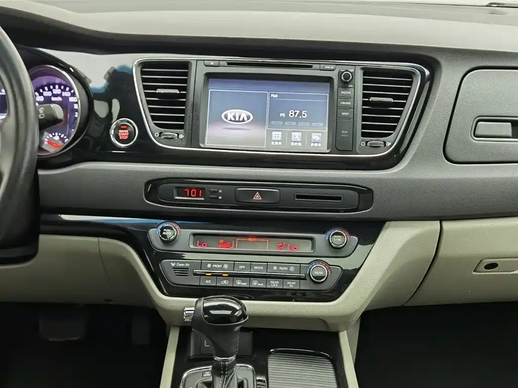 Kia Carnival (Import) 2015 3.3GDI Luxury (China V) фото 12