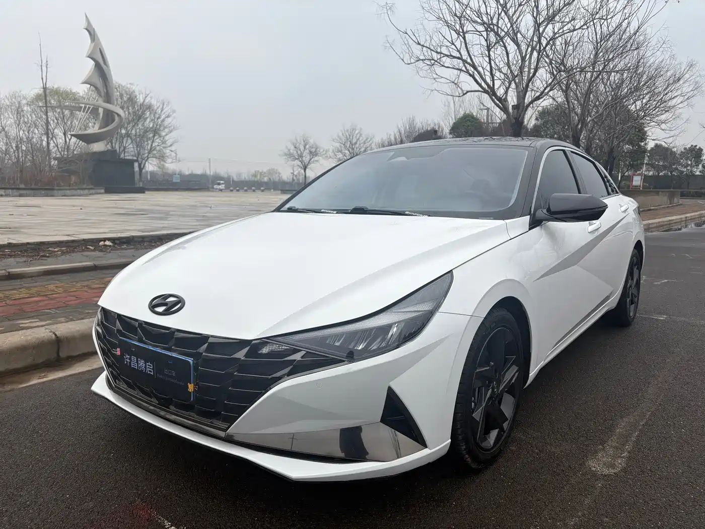 Hyundai Elantra 2022 1.5L CVT LUX Premium Edition
