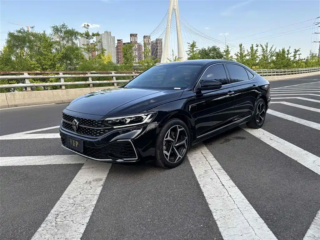 Volkswagen Passat 2023 330TSI Starlight Elite Edition