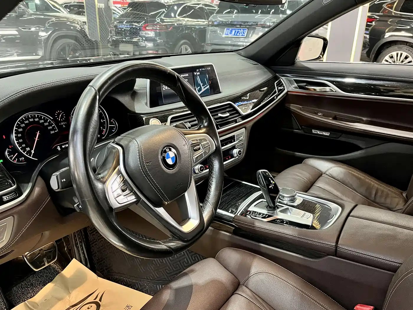 BMW 7 Series 2018 730Li Leading Type M Sport Package фото 12