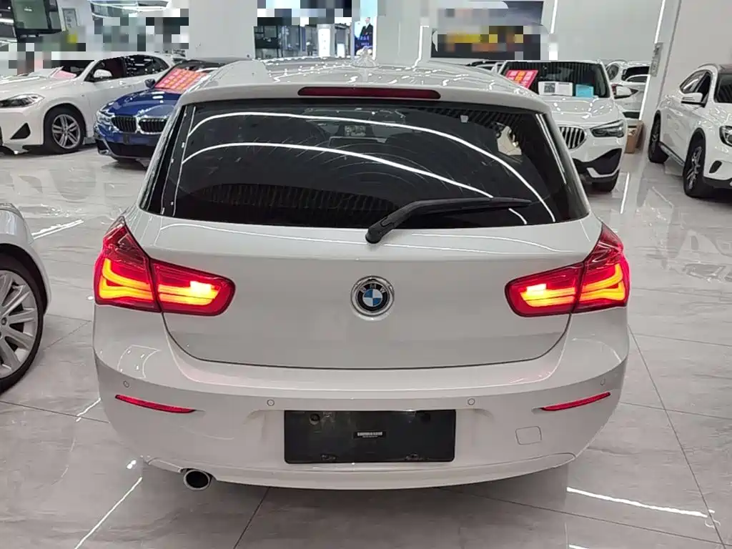 BMW 1 Series (Import) 2020 2018 118i Leading