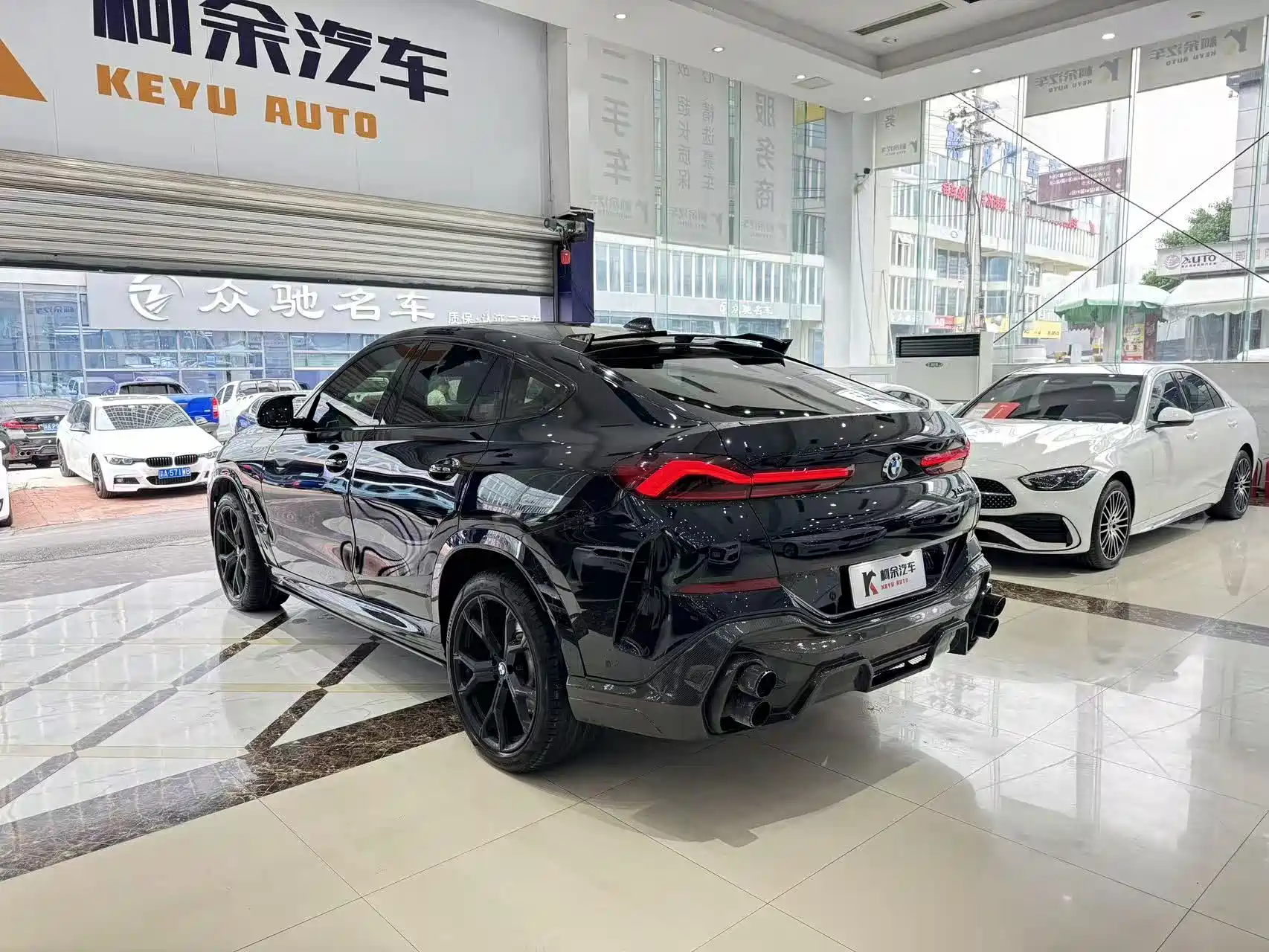 Фото 17 - BMW X6