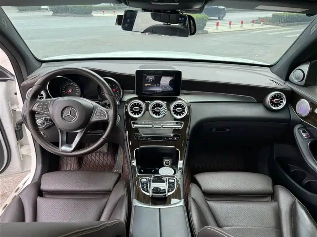Mercedes-Benz GLC 2017 GLC 260 4MATIC Dynamic фото 14