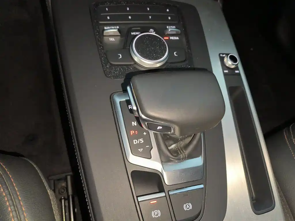 Audi Q5L 2020 Facelift 40 TFSI Honor Progressive фото 6