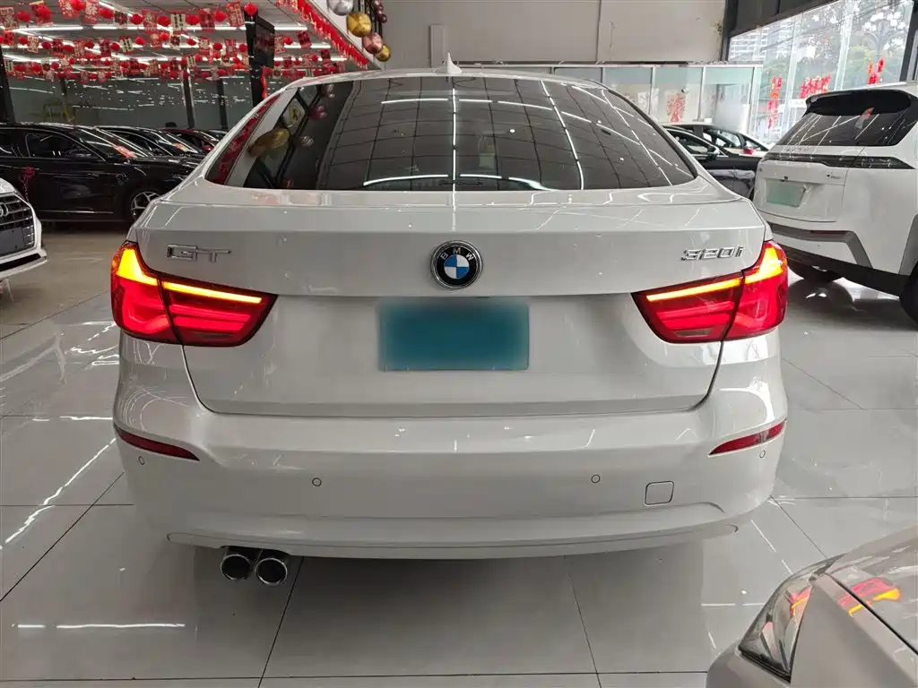 BMW 3 Series GT 2017 320i Fashion фото 6