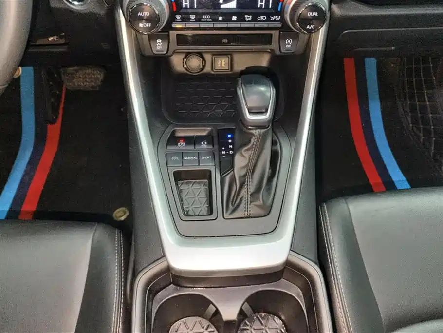 Toyota Wildlander 2023 2.0L CVT FWD Luxury PLUS фото 16