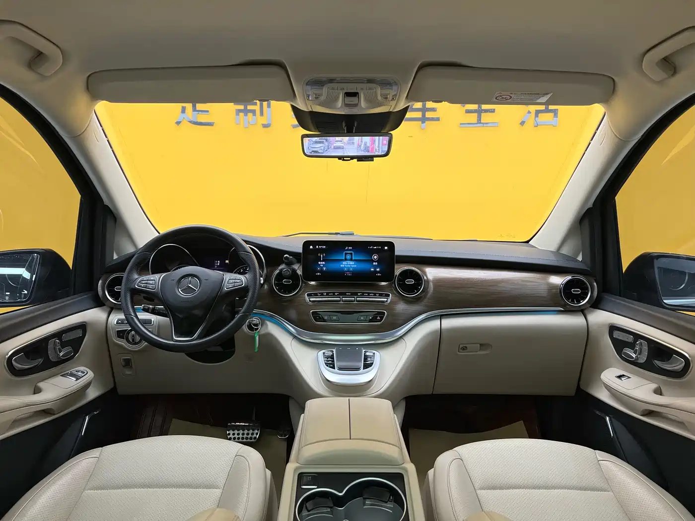 Mercedes-Benz V-Class 2021 V 260 L Long Wheelbase Luxury Edition фото 17