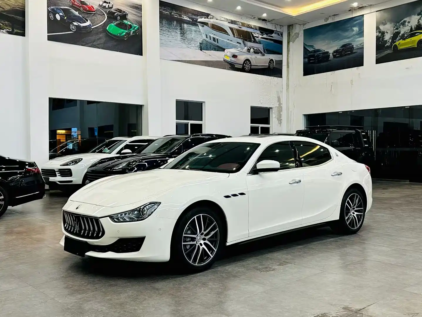 صورة 1 - Maserati Ghibli