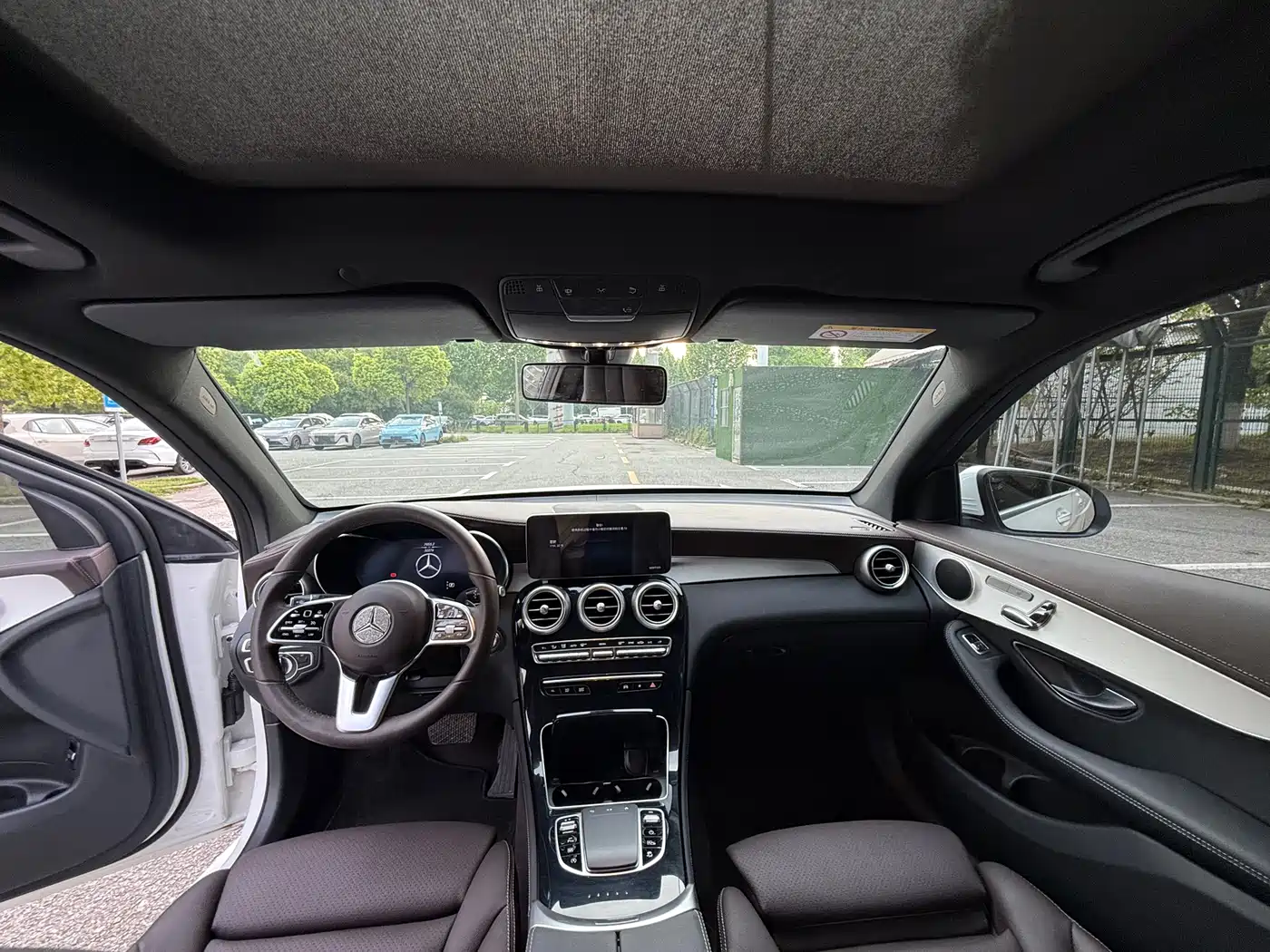 Mercedes-Benz GLC 2021 GLC 260 L 4MATIC Sporty фото 6
