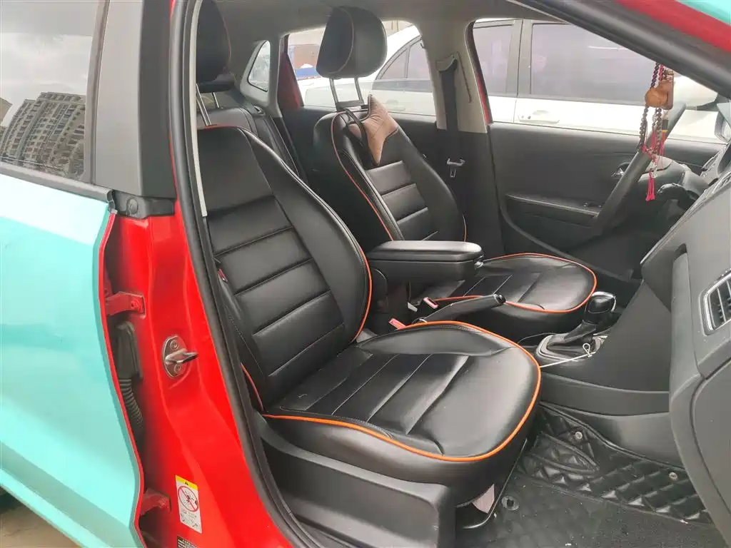 Volkswagen Polo 2014 1.4L Automatic Comfort Edition фото 20