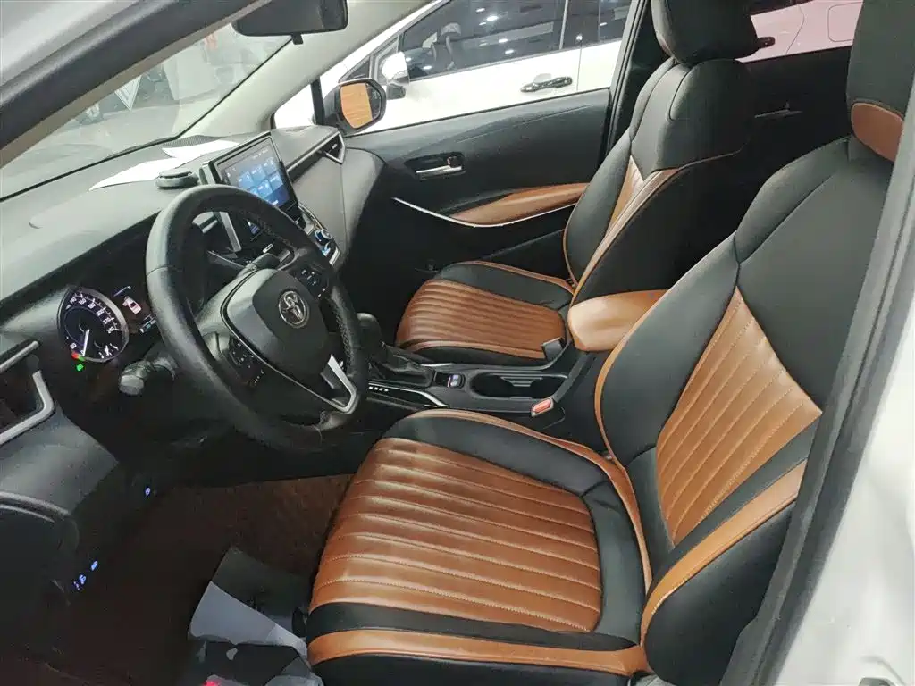 Toyota Corolla 2021 Hybrid 1.8L E-CVT Elite Edition фото 7