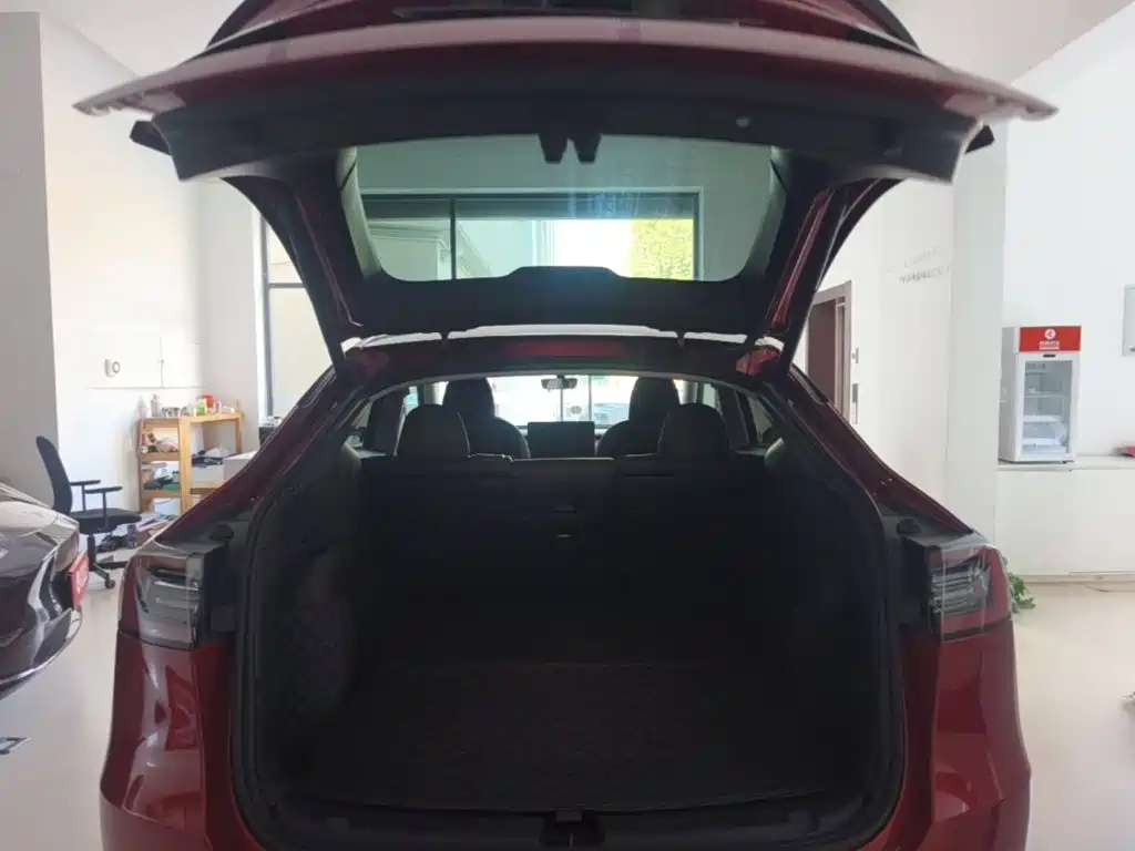 Photo 19 - Tesla Model Y