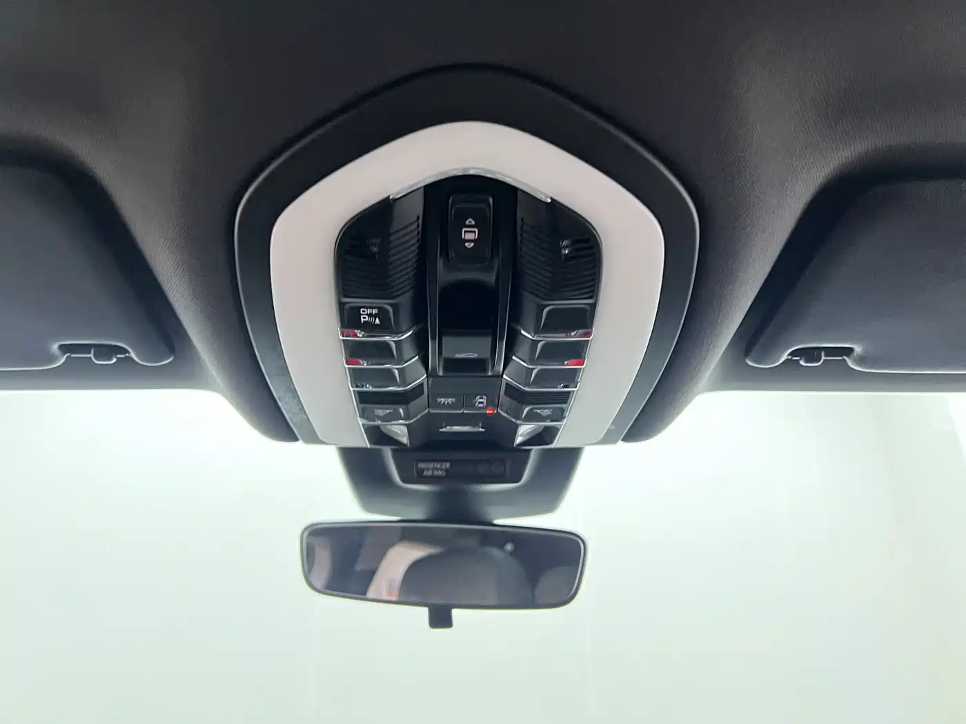 Porsche Macan 2020 Macan 2.0T фото 27