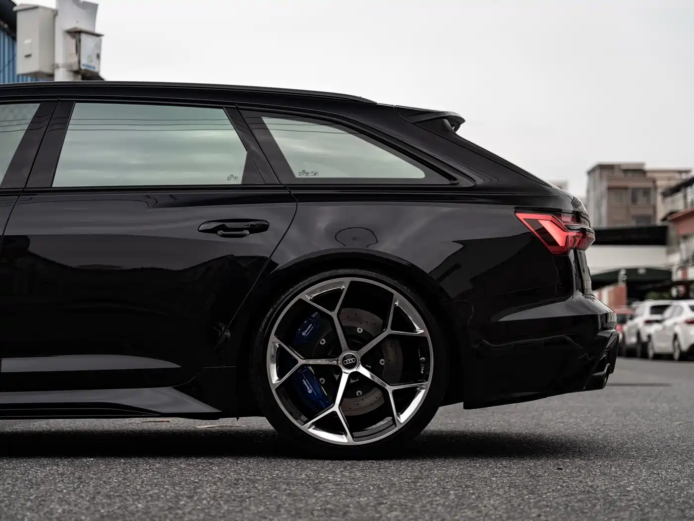 AUDI RS 6