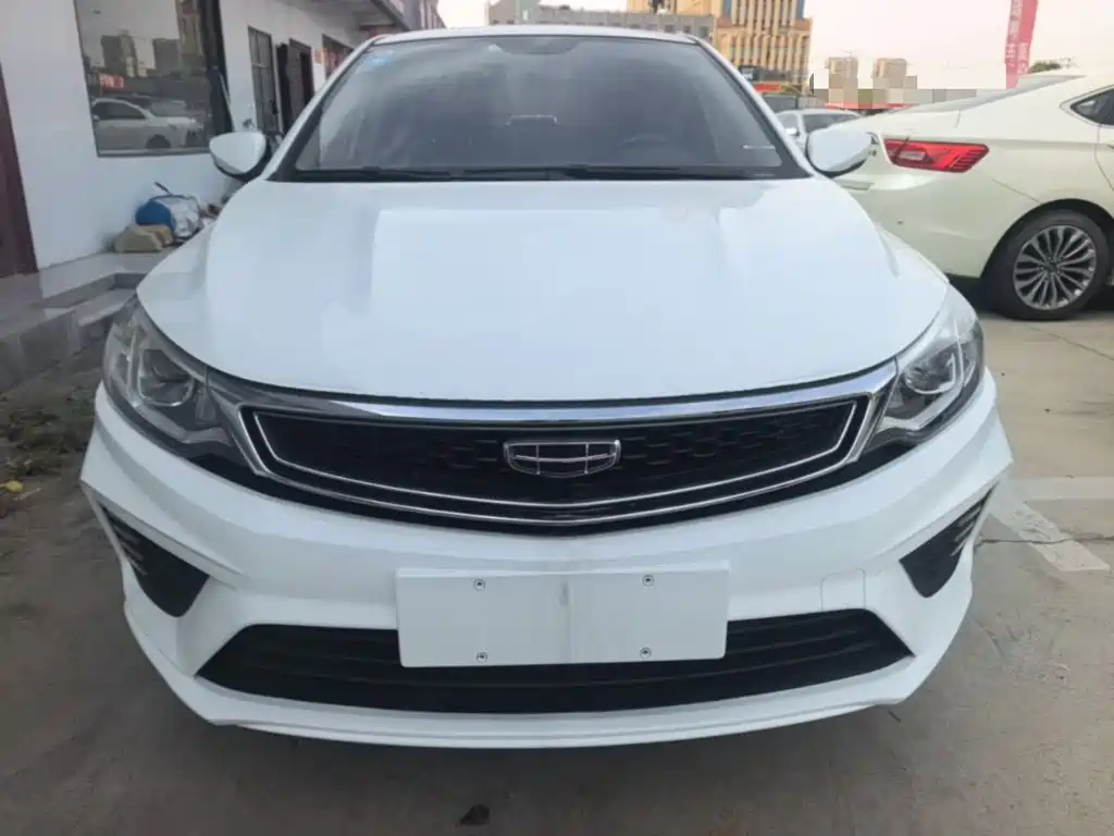Фото 3 - Geely Vision