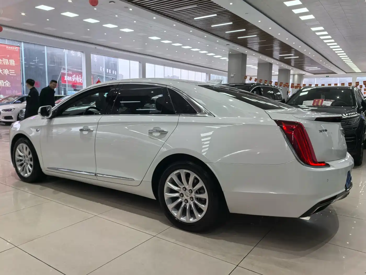 CADILLAC XTS