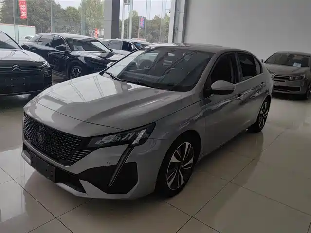 PEUGEOT 408