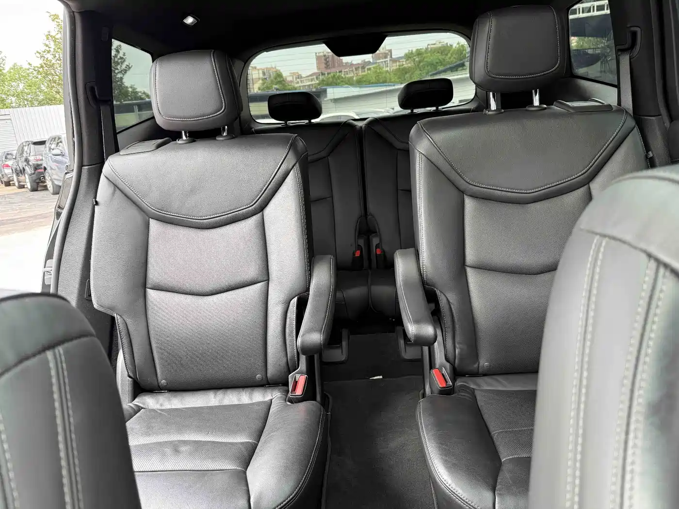 Фото 9 - Cadillac XT6