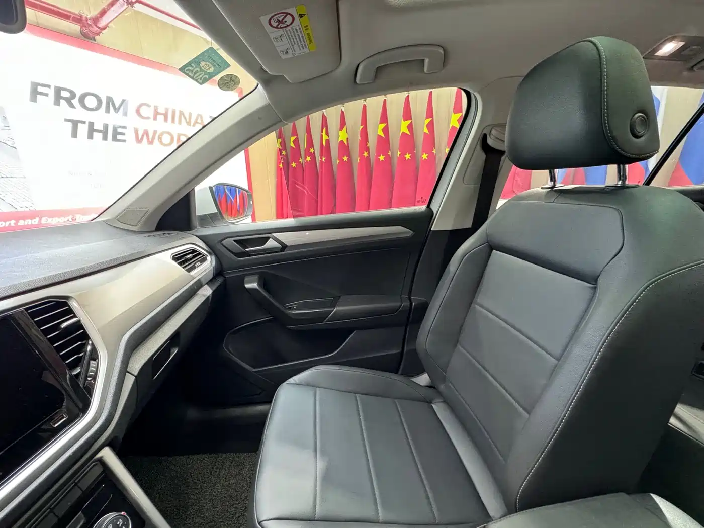 VOLKSWAGEN T ROC EXPLORING SONGS