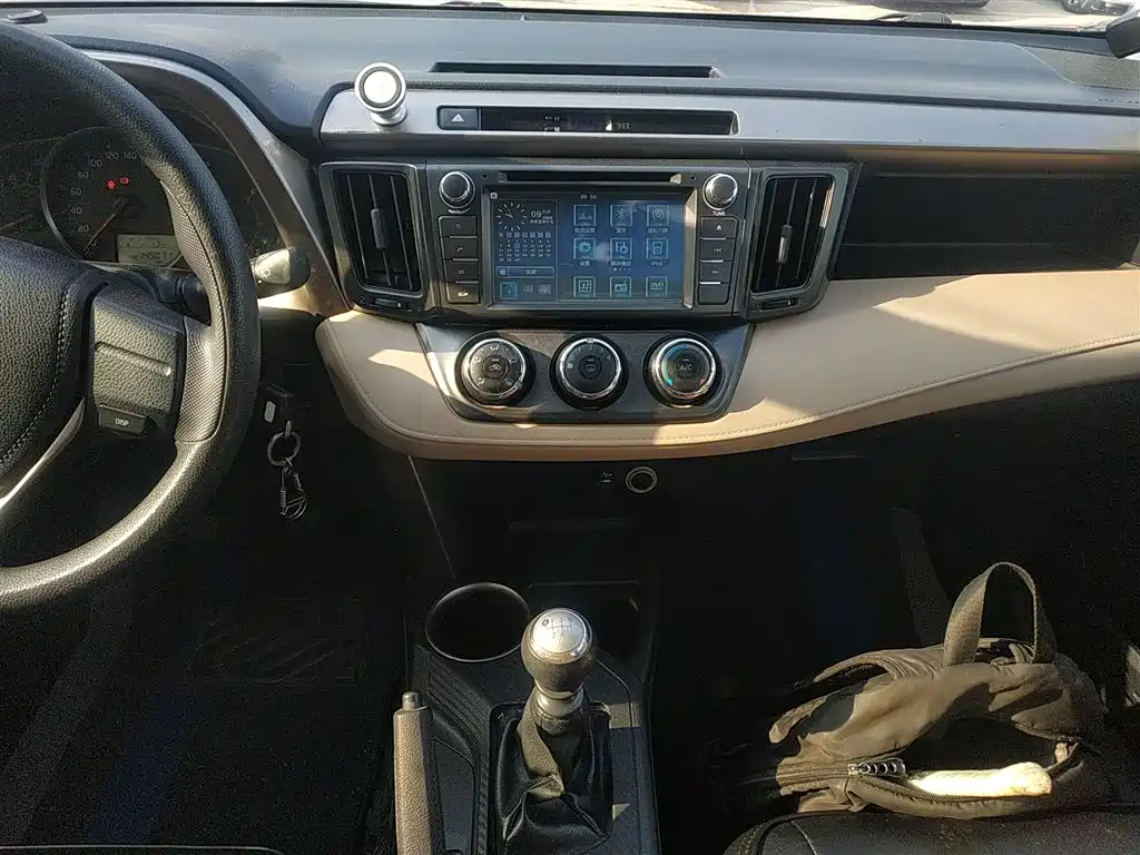 Toyota RAV4 Rongfang 2013 2.0L Manual 2WD Urban фото 13
