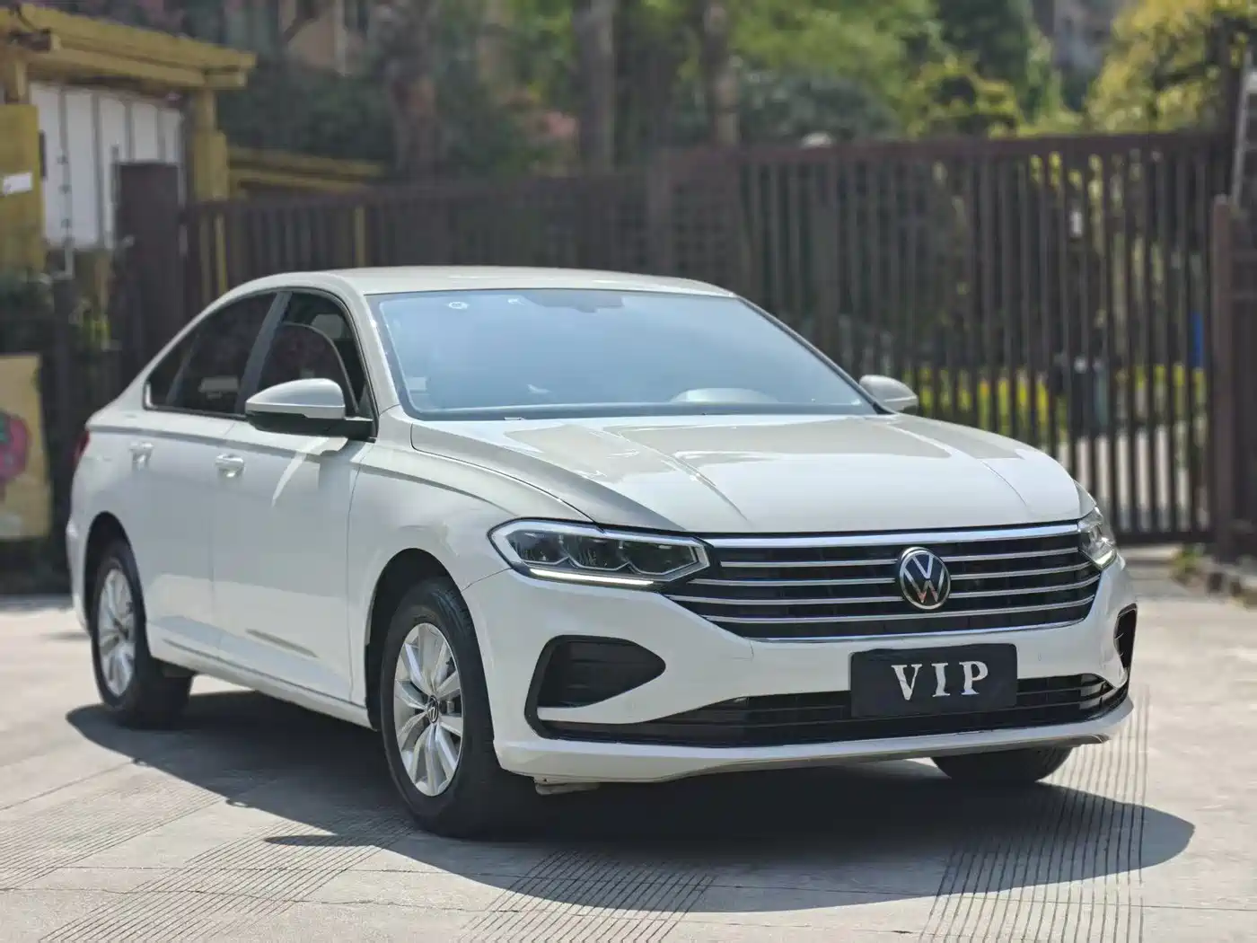 Volkswagen Lavida 2024 Model 1.5L Automatic Delight Edition фото 3