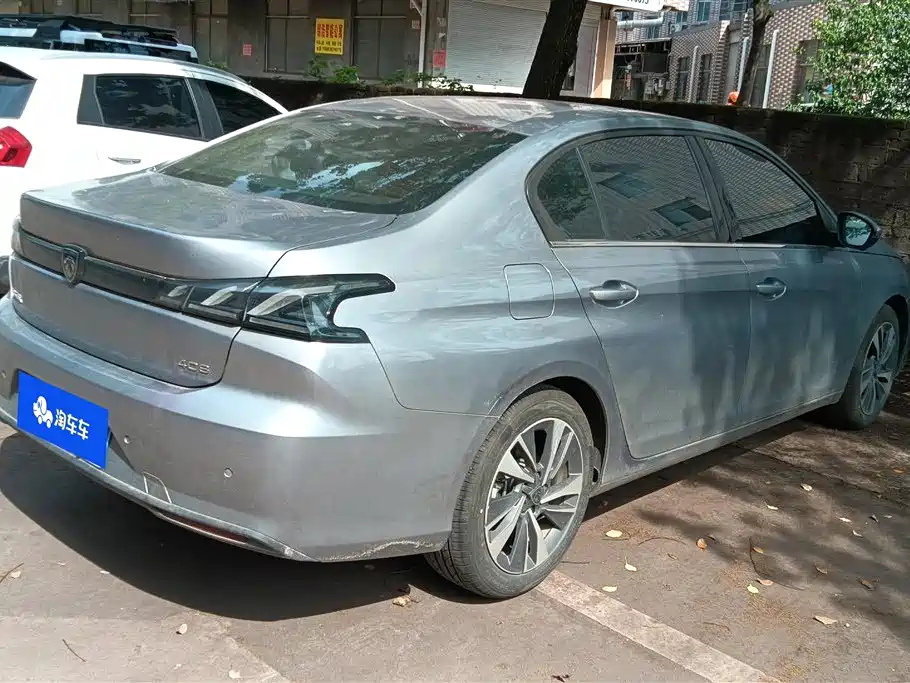 PEUGEOT 408