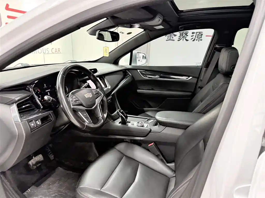 CADILLAC XT5