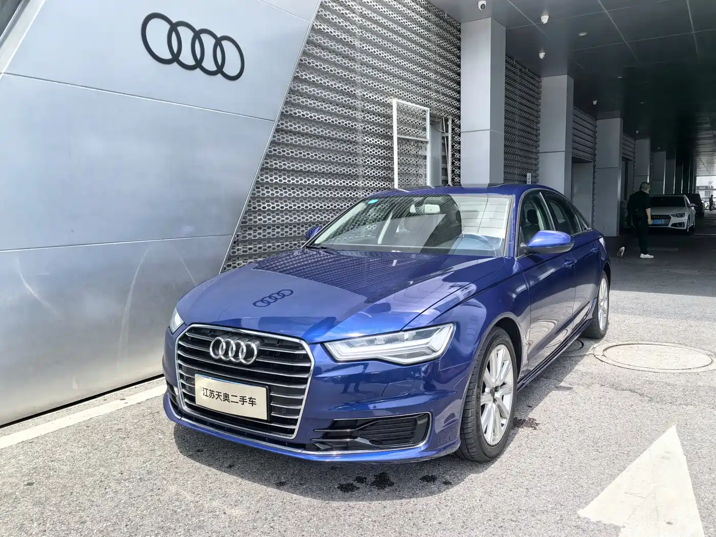 Фото 1 - Audi A6L