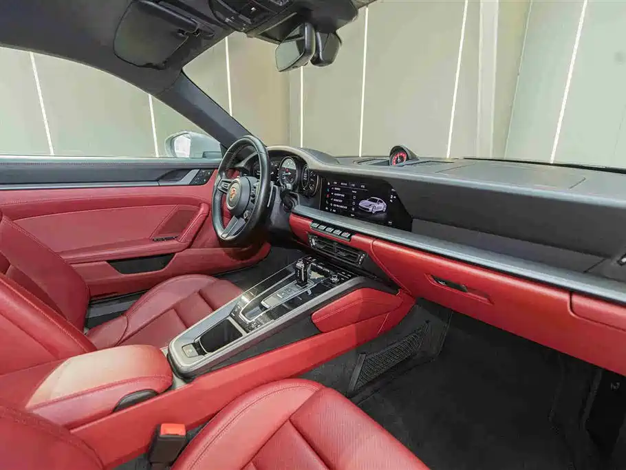 PORSCHE 911