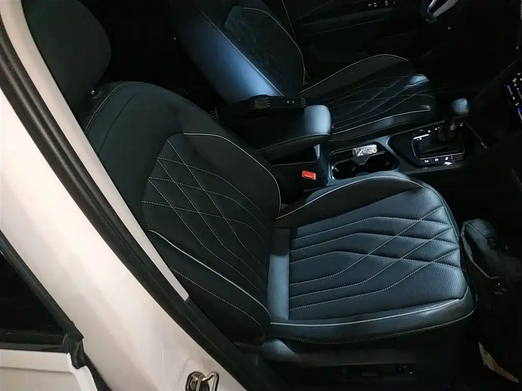 Volkswagen Tiguan L 2022 330TSI Auto 2WD R-Line Premium Edition фото 25