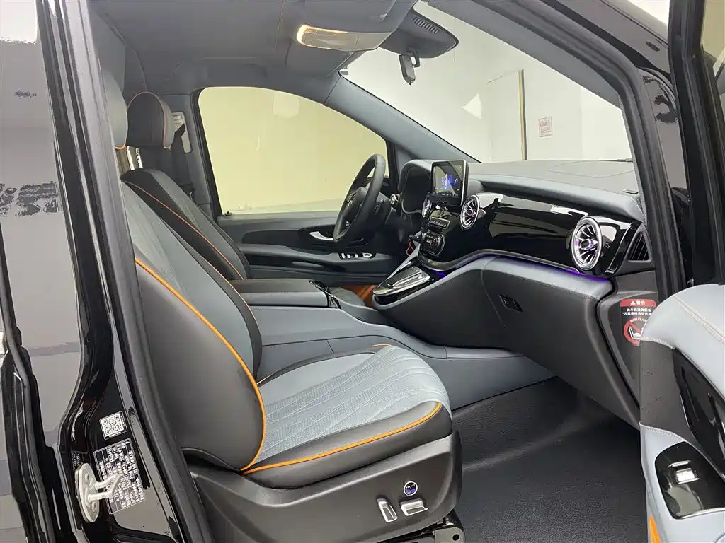 Mercedes-Benz Vito 2023 2.0T Elite 7-Seater фото 20