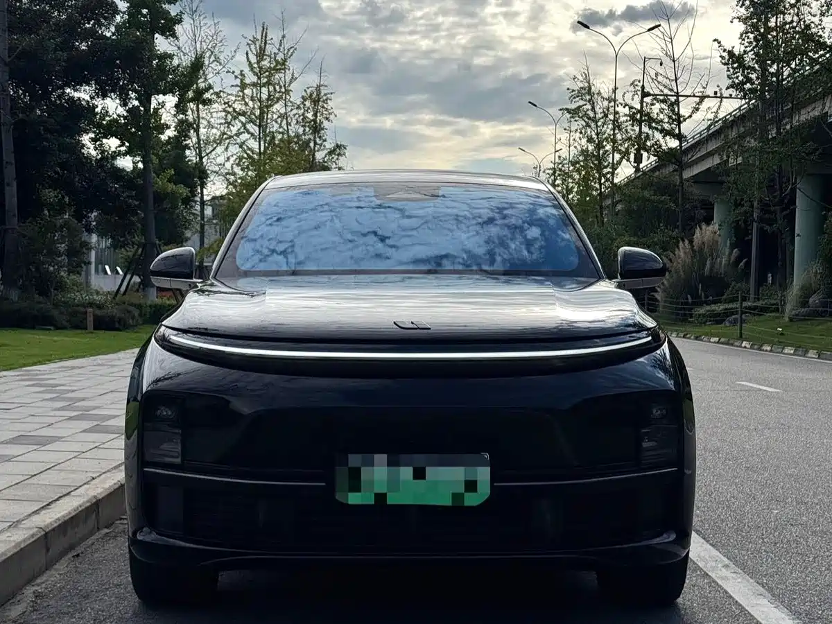 Photo 2 - Li Auto L7