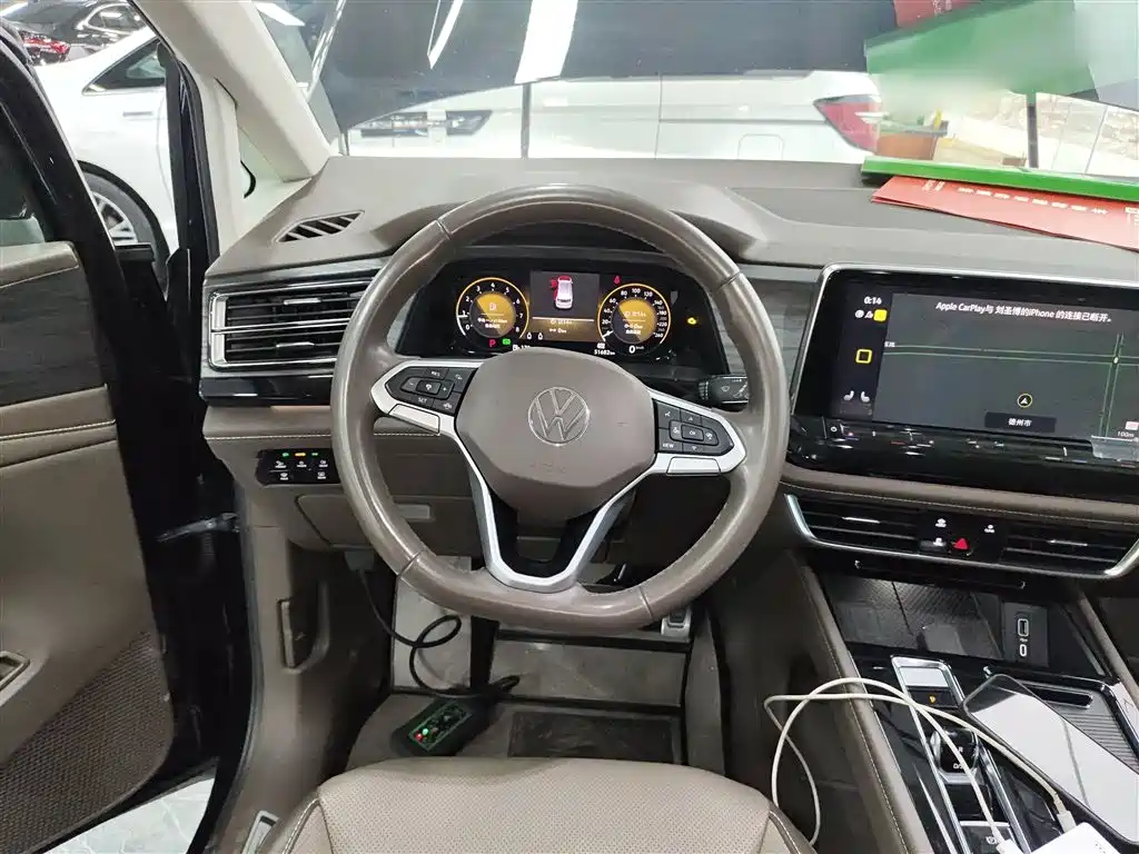 Volkswagen Viloran 2022 380TSI Premium Edition фото 3