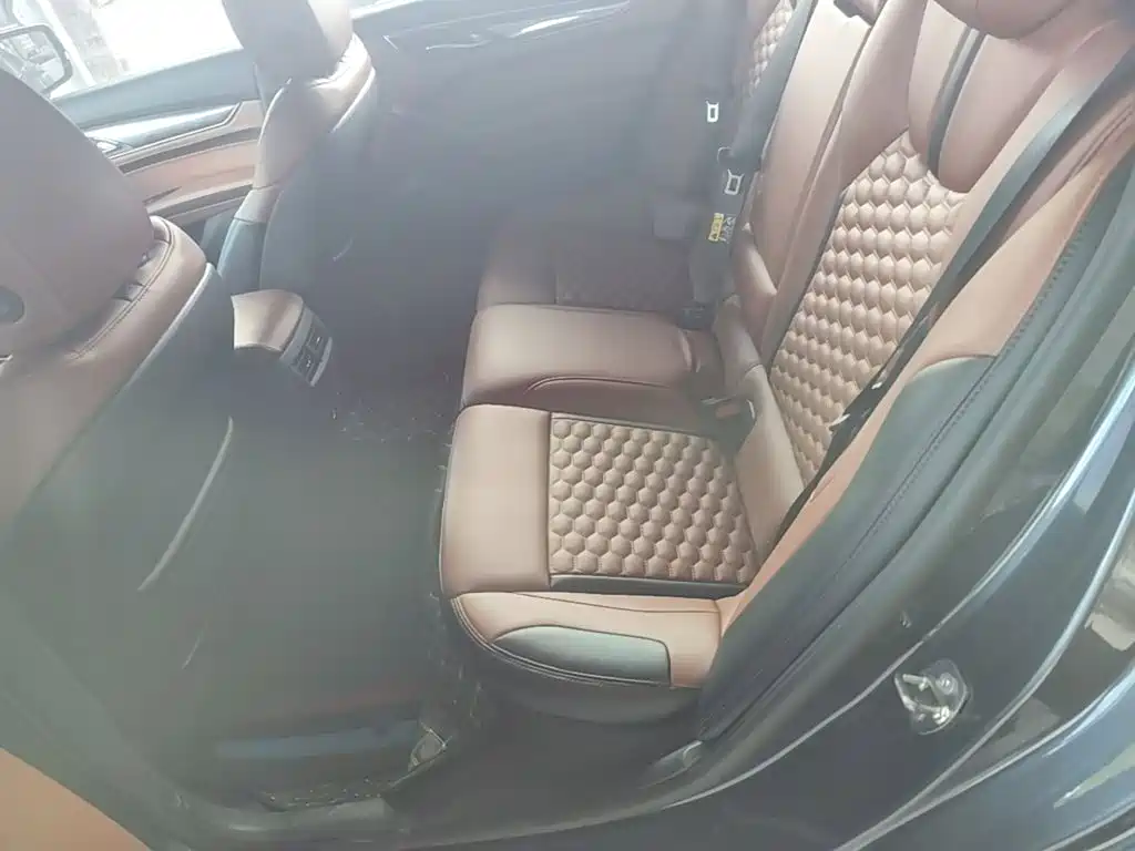 Фото 17 - Cadillac CT5