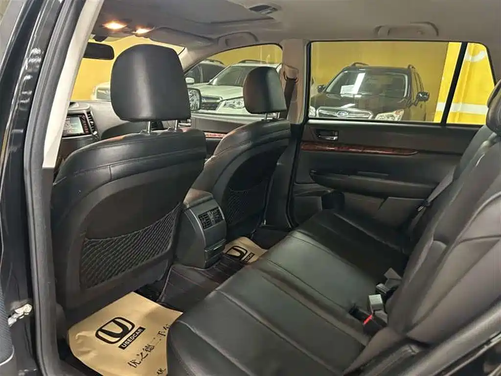 Subaru Outback 2010 3.6R Luxury Navigation фото 9