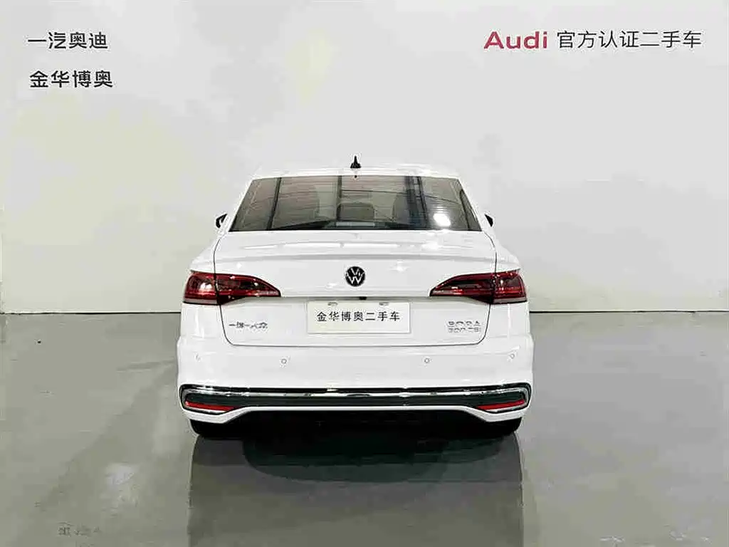 Volkswagen Bora 2023 300TSI DSG Premium Edition фото 5