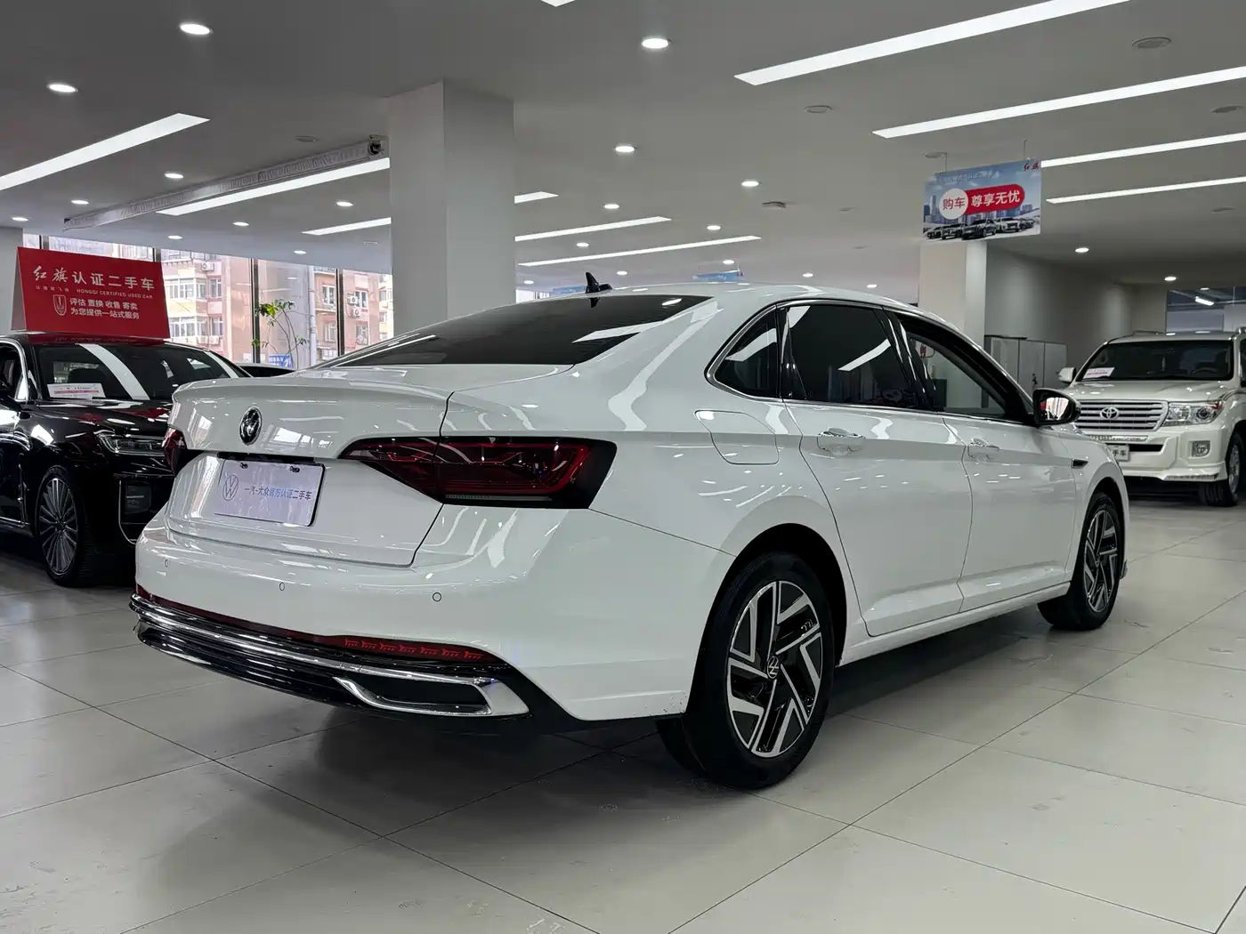 Volkswagen Sagitar 2023 300TSI DSG Surpassing Edition фото 4