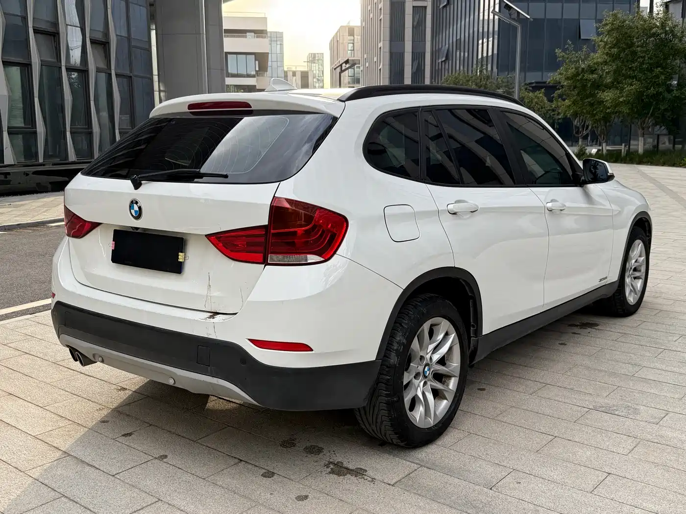 BMW X1 2014 sDrive18i Leading Edition фото 4