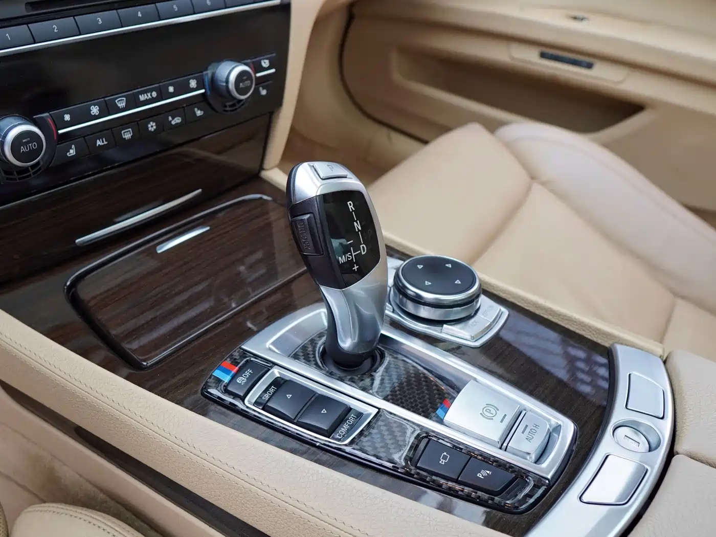 BMW 7 Series 2009 750Li Luxury фото 21