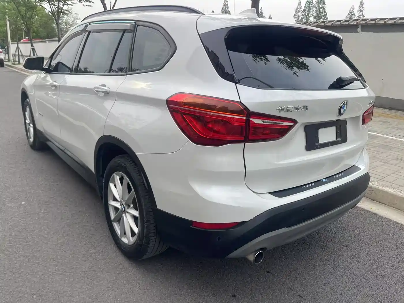 BMW X1 2018 sDrive18Li Premium Model фото 9