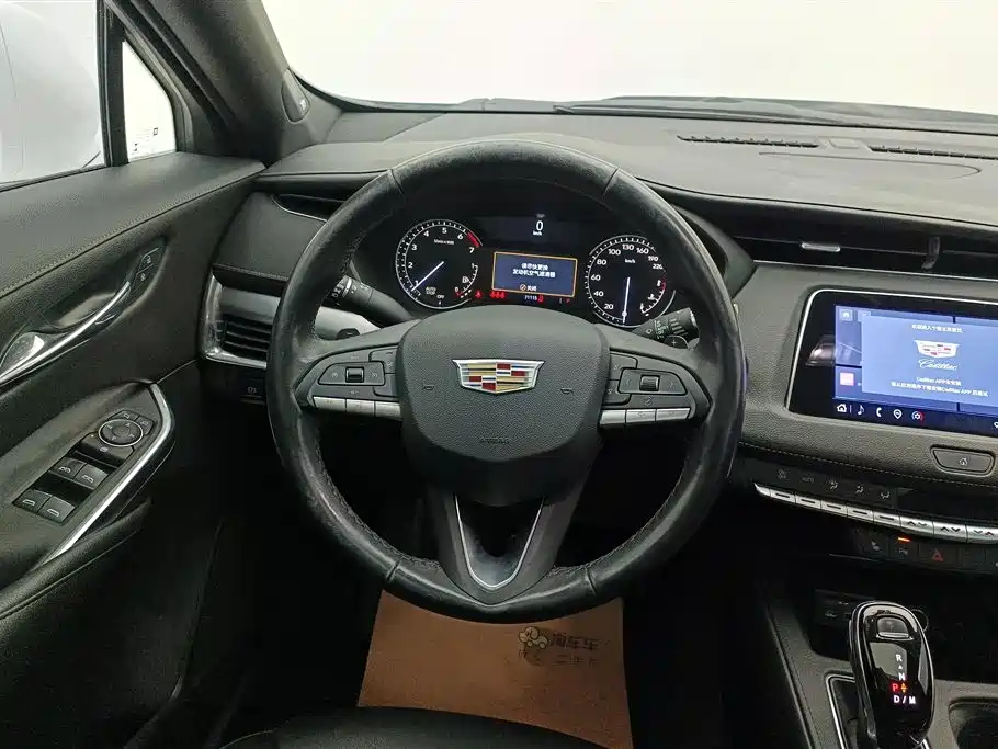 CADILLAC XT4
