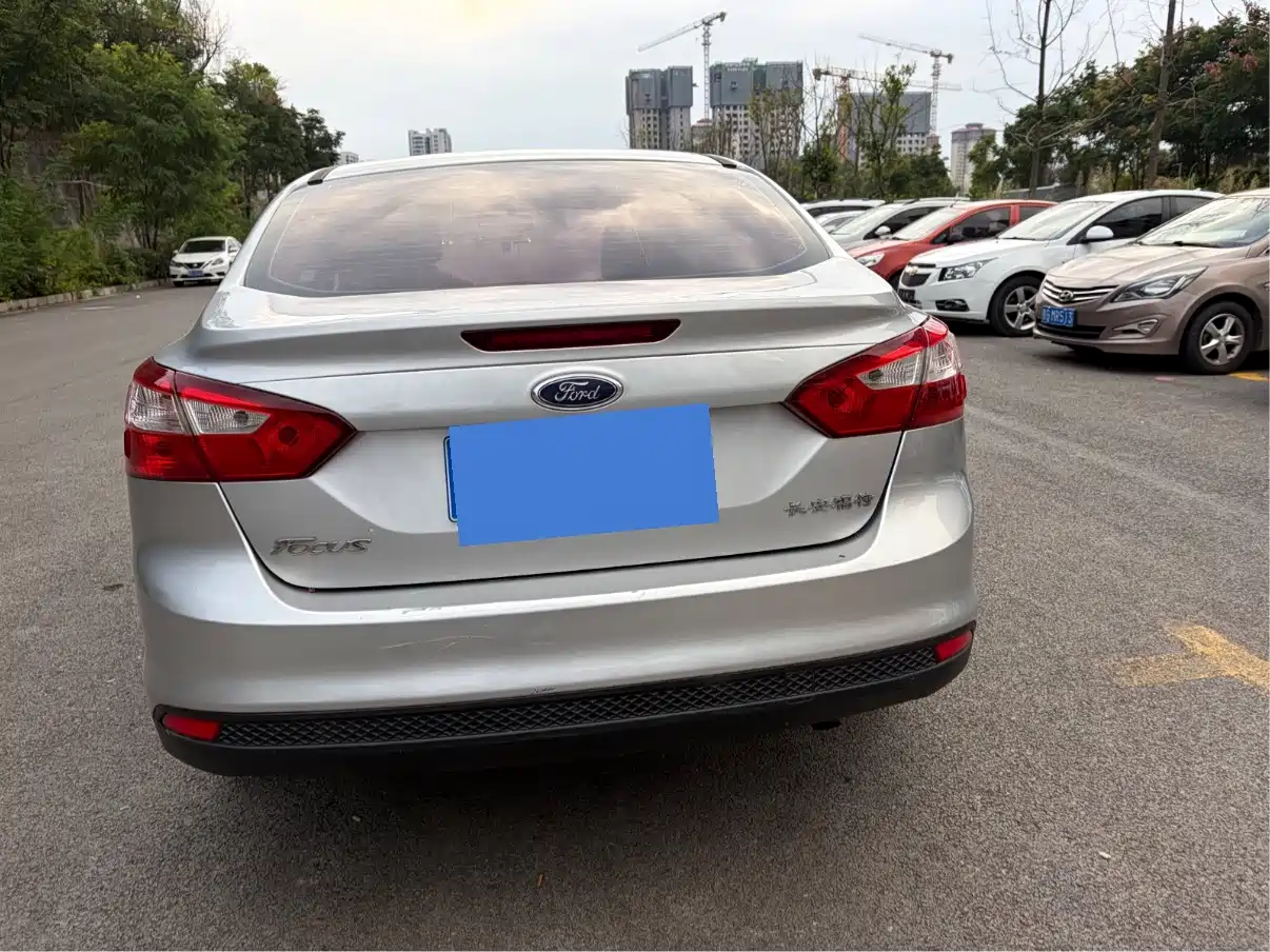Фото 9 - Ford Focus