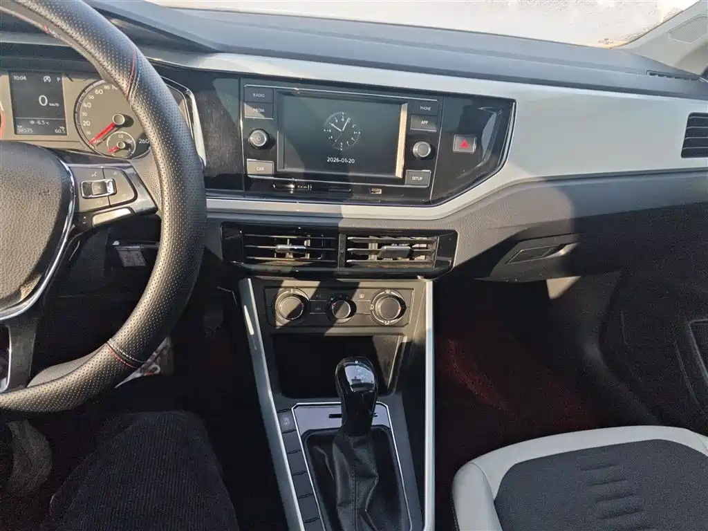Volkswagen Polo 2019 Plus 1.5L Automatic Colorful Tech Edition фото 13