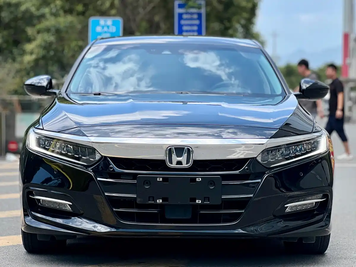 Photo 2 - Honda Accord