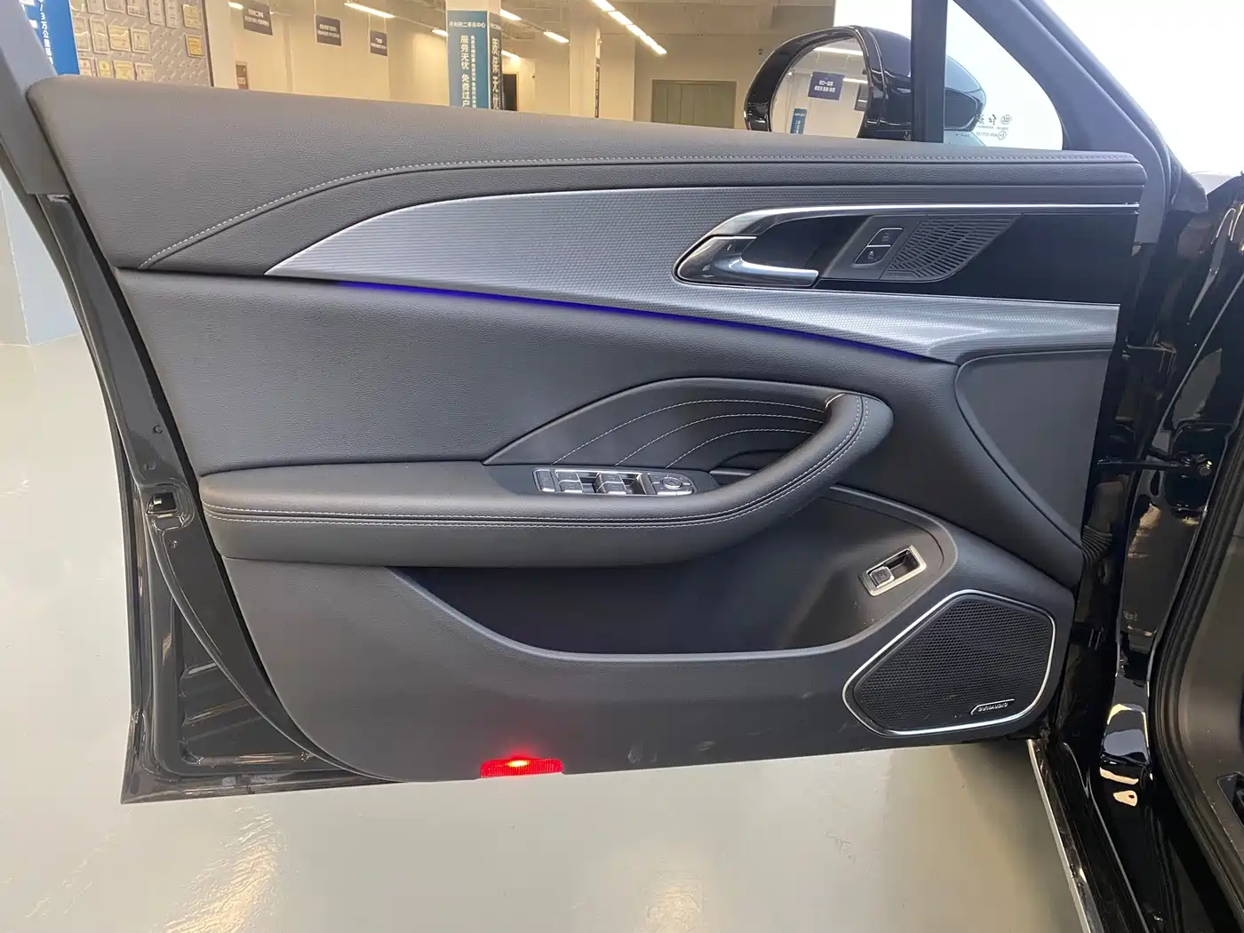 Hongqi H5 2026 2024 2.0T Automatic Smart Connect Flag Smooth Edition